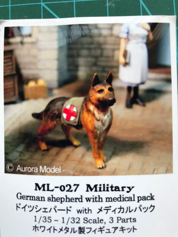 1/35 Cold War West German Shepherd Dog with Medical Pack, Resin Model Creature Kit, Unassembled and Unpainted