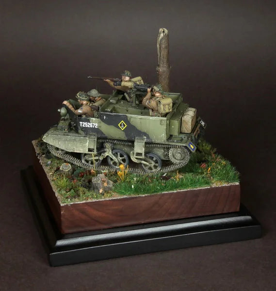 1/35 WWII With Infantry, 4 Figures, Resin Model Diorama Kit, Unassembled and Unpainted