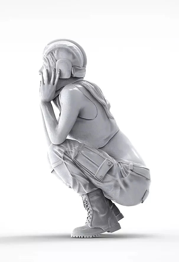 1/20 Crouching Fantasy Adventurer with Backpack, Resin Model Figure Kit, Anime Theme, Unassembled and Unpainted