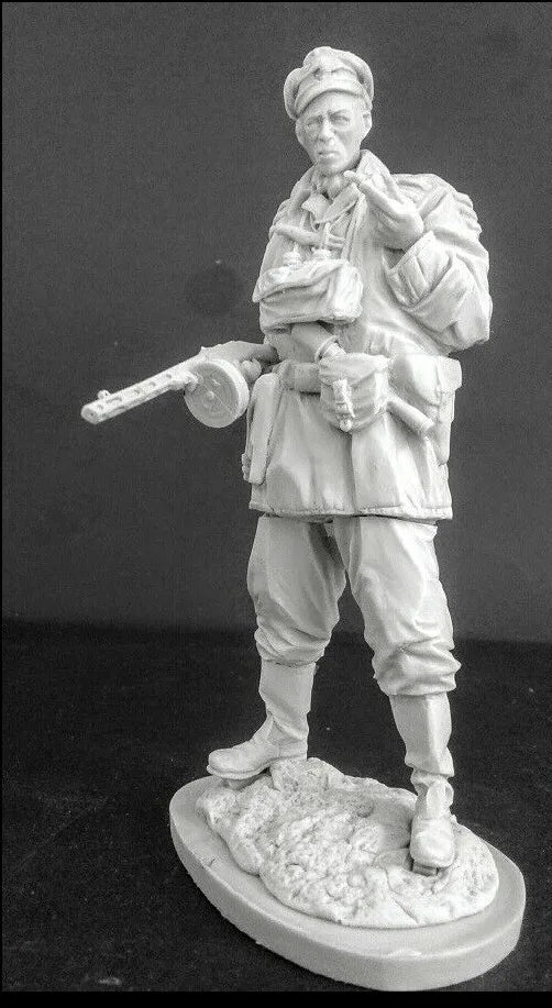 1/16 WWII British Officer with Pith Helmet and Binoculars, Resin Model Figure Kit, Unassembled and Unpainted