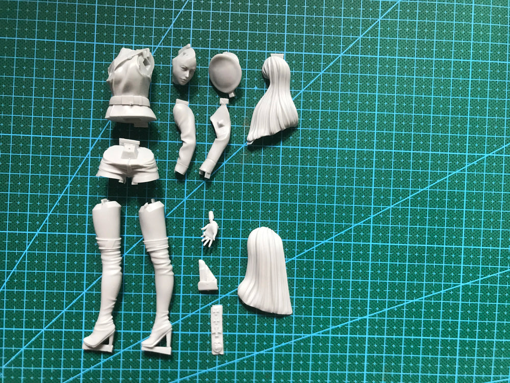 1/12 Pin-Up Female with Hammer, Resin Model Figure Kit, Unassembled and Unpainted
