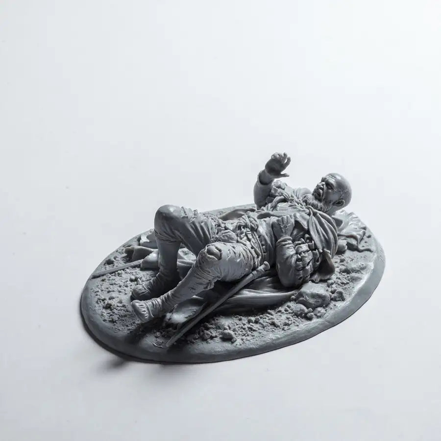 1/24 Female Warrior Standing Over Slain Foe, Resin Model Figure Kit, Fantasy Theme, Unassembled and Unpainted