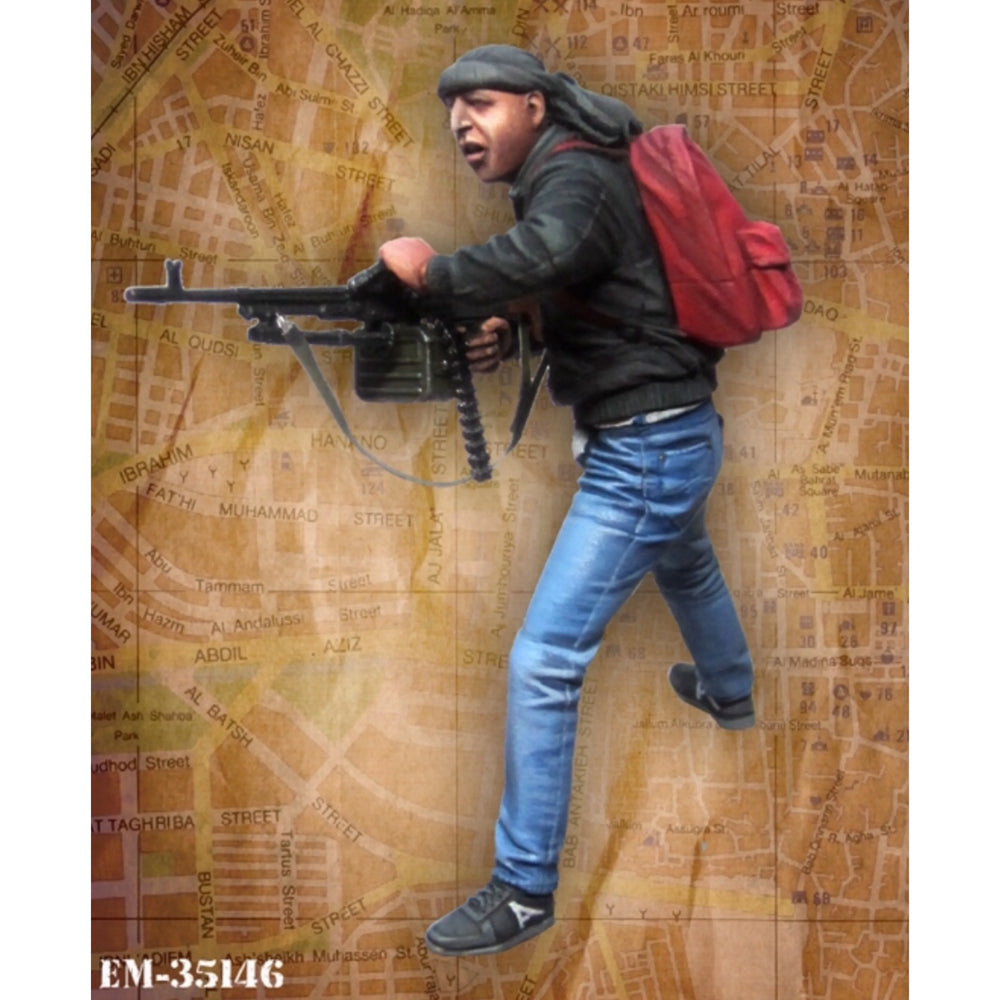 1/35 Modern Armed Operators in Red Tactical Vests, 5 Figures, Resin Model Figure Kit, Unassembled and Unpainted