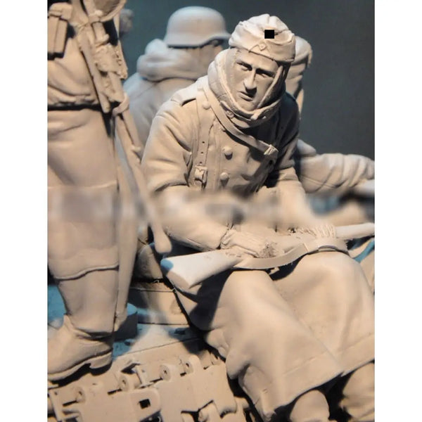 1/16 WWII German Soldiers with Transport, 7 Figures, Resin Model Figure Kit, Unassembled and Unpainted