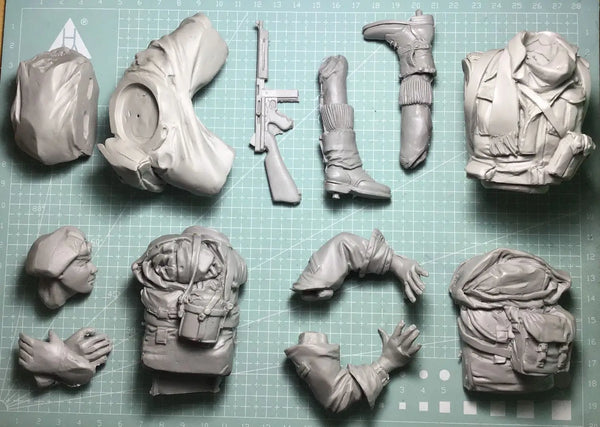 1/9 Vintage Motorcycle Driver, Resin Model Figure Kit, Historical Theme, Unassembled and Unpainted