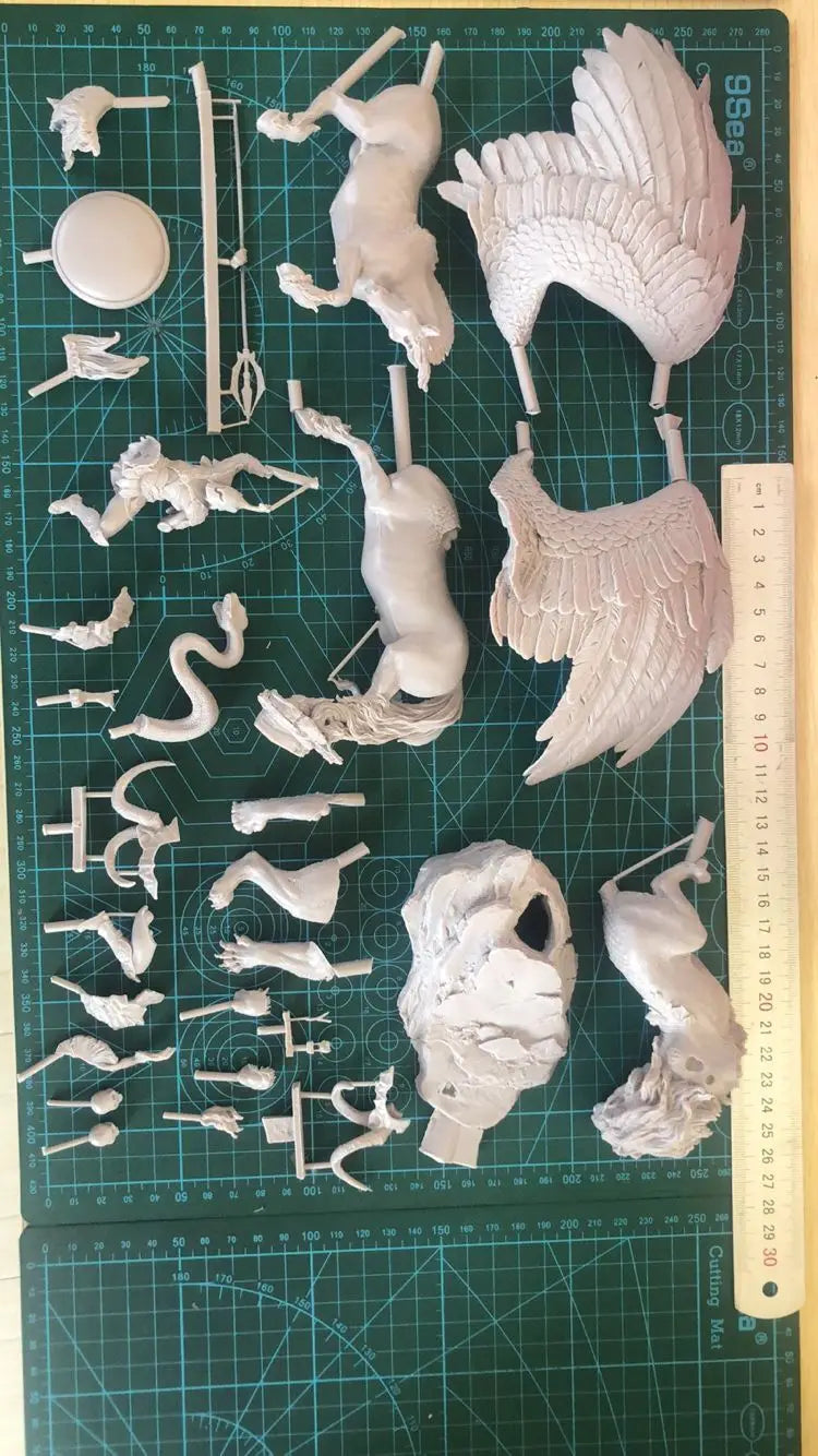 1/24 Winged Dragon Demon, Resin Model Figure Kit, Fantasy Theme, Unassembled and Unpainted