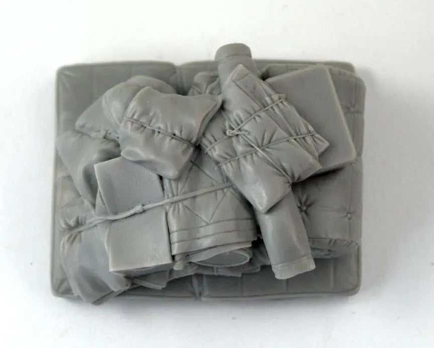 1/35 Modern Infantryman in Tactical Vest with Rifle, Resin Model Figure Kit, Unassembled and Unpainted