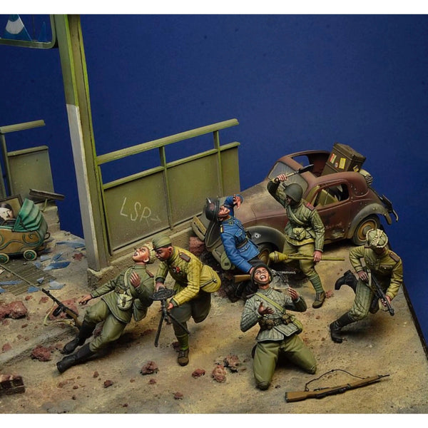 1/35 WWII Soviet Army Berlin 1945, 6 Figures, Resin Model Figure Kit, Unassembled and Unpainted