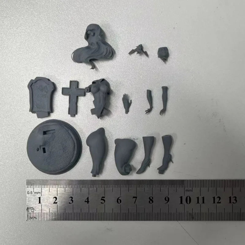 1/24 Cute Vampire Character, Resin Model Figure Kit, Fantasy Theme, Unassembled and Unpainted