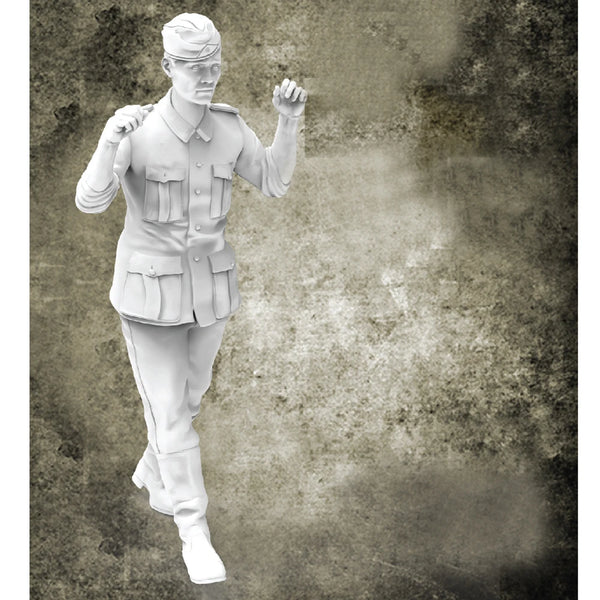 1/35 WWII German Infantryman Running, Resin Model Figure Kit, Unassembled and Unpainted