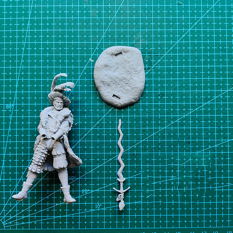1/24 Noble Wizard with Staff, Resin Model Figure Kit, Fantasy Theme, Unassembled and Unpainted