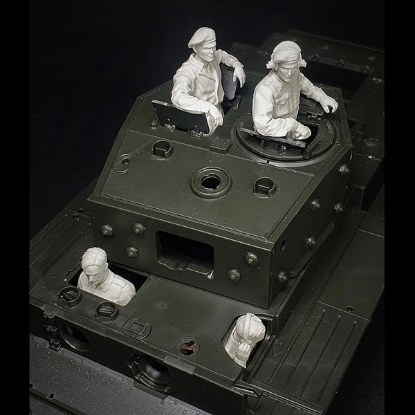 1/35 WWII British Tank Crew with Commander, 4 Figures, Resin Model Figure Kit, Unassembled and Unpainted