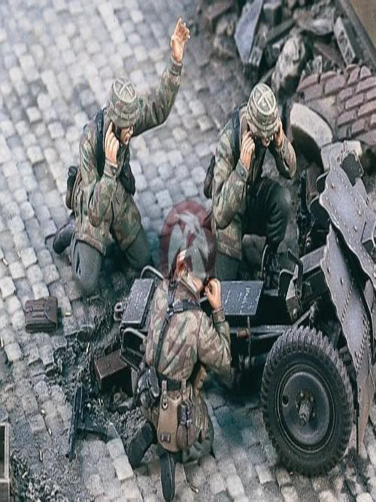 1/35 WWII Paratrooper Crew, 3 Figures, Resin Model Figure Kit, Unassembled and Unpainted