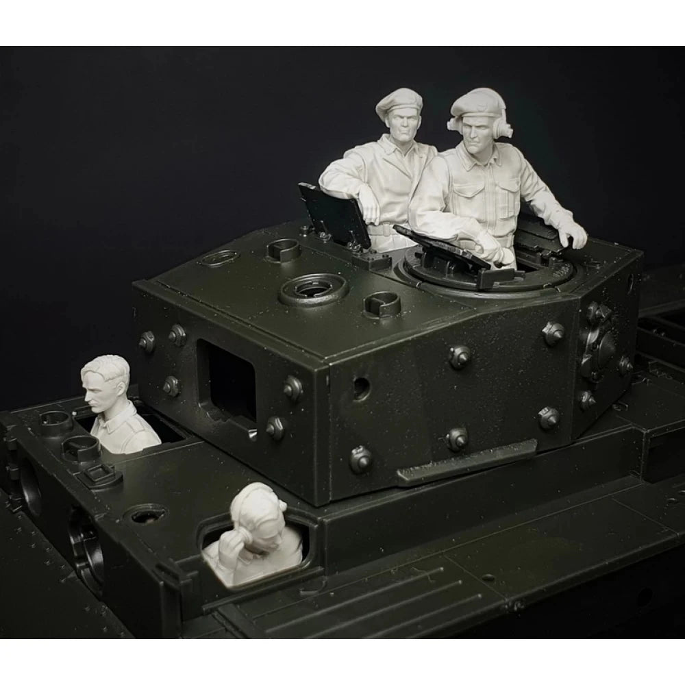 1/35 WWII German Panzer Crew with Portrait Heads, 4 Figures, Resin Model Figure Kit, Unassembled and Unpainted
