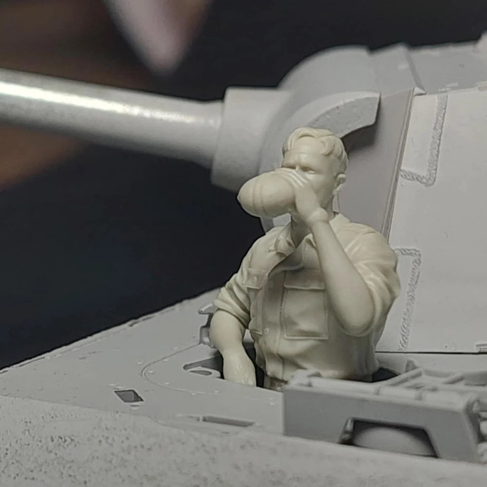 1/35 WWII German Tank Crew Turret Positions, 4 Figures, Resin Model Figure Kit, Unassembled and Unpainted