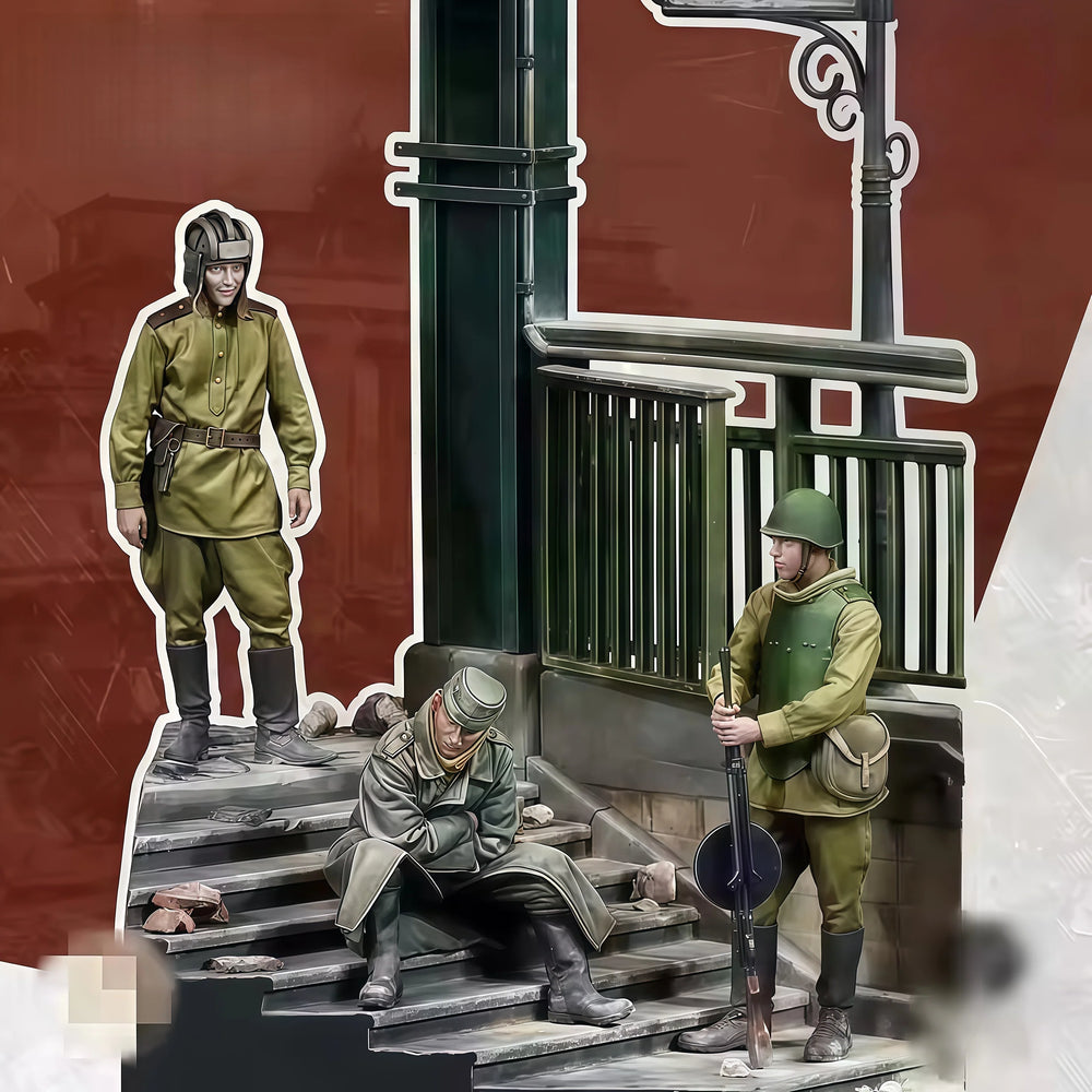 1/35 WWII Soviet Urban Combat, 4 Figures, Resin Model Diorama Kit, Unassembled and Unpainted