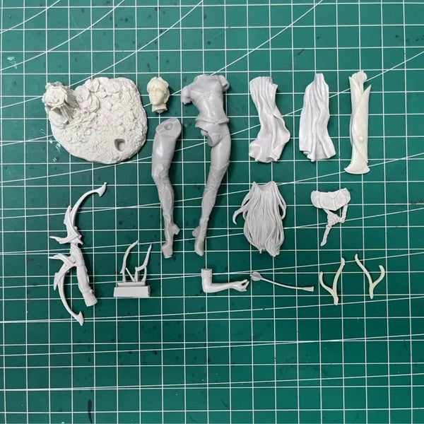 1/24 Moon Elf Warrior with Crossbow, Resin Model Figure Kit, Fantasy Theme, Unassembled and Unpainted