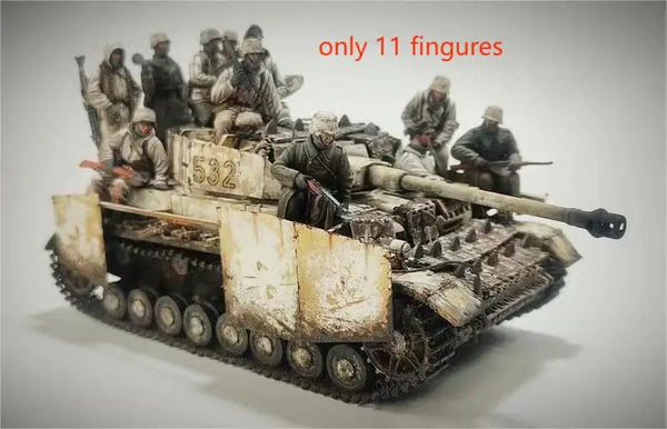 1/35 WWII Soviet Tank Crew with Dismounting Infantry, 11 Figures, Resin Model Figure Kit, Unassembled and Unpainted
