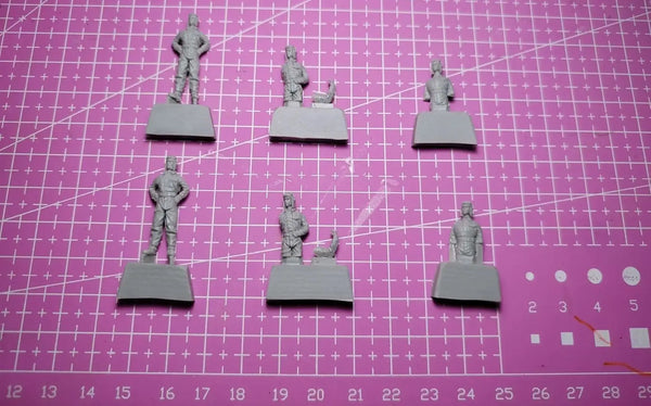 1/72 WWII German Infantry Standing with Rifles, 6 Figures, Resin Model Figure Kit, Unassembled and Unpainted