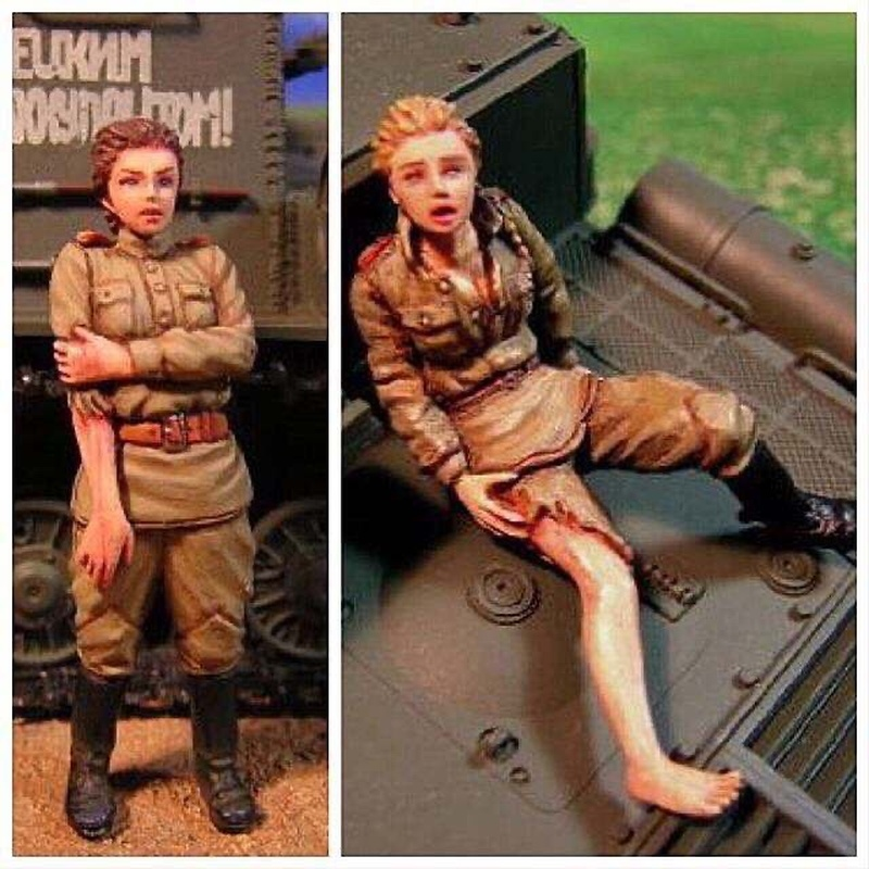1/35 WWII German Female Wounded Soldier, 2 Figures, Resin Model Figure Kit, Unassembled and Unpainted