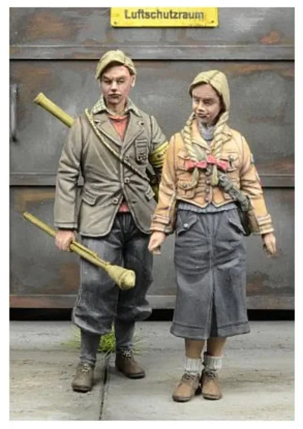 1/35 WWI German Aerial Assault Youth, 2 Figures, Resin Model Figure Kit, Unassembled and Unpainted