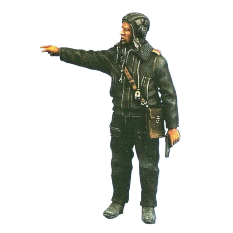 1/35 Cold War Soviet Tank Commander, Resin Model Figure Kit, Unassembled and Unpainted
