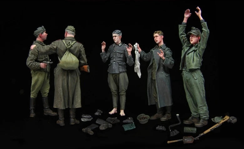 1/35 WWII German Officers with Binoculars, 5 Figures, Resin Model Figure Kit, Unassembled and Unpainted