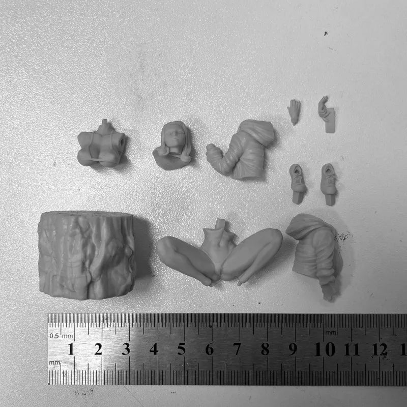 1/24 Chibi Girl, Resin Model Figure Kit, Anime Theme, Unassembled and Unpainted