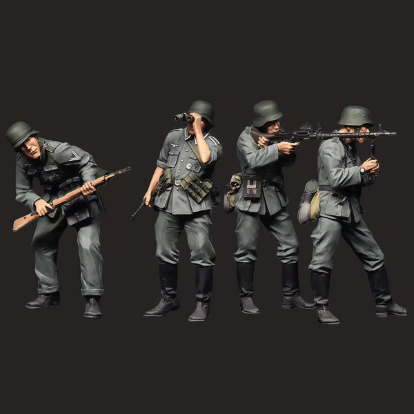 1/35 WWII German Soldiers with Weapons, 4 Figures, Resin Model Figure Kit, Unassembled and Unpainted