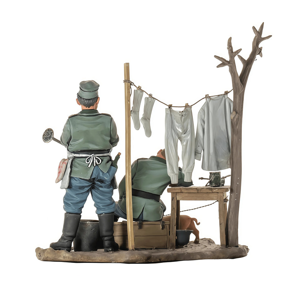 WWII German Army Cooks 2-Figure Diorama Set 1/35 Resin Kit - resin model view 2