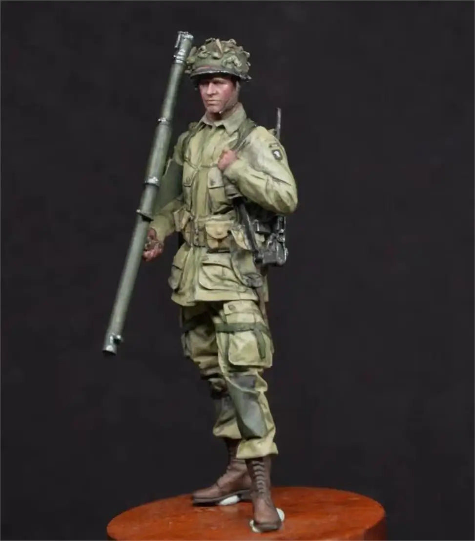 1/35 WWII British Infantryman in Desert Uniform, Resin Model Figure Kit, Unassembled and Unpainted