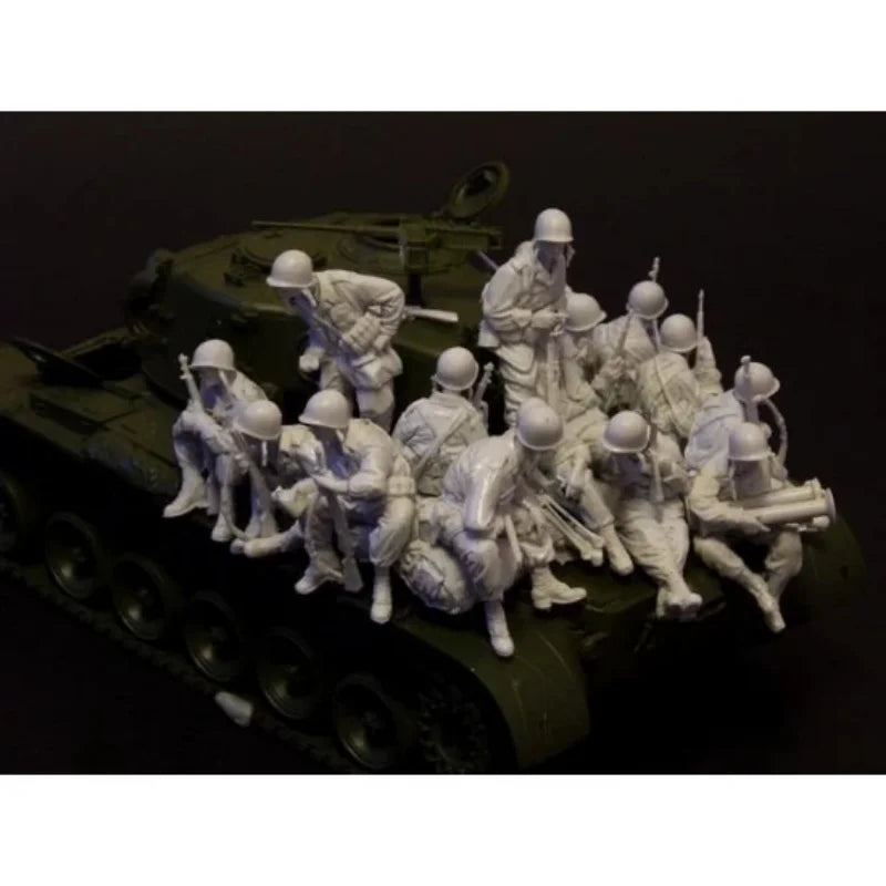 1/35 WWII German Combat Assault, 15 Figures, Resin Model Figure Kit, Unassembled and Unpainted