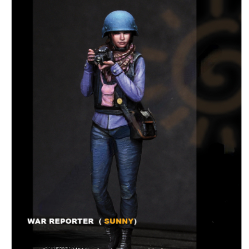 1/35 Modern Female War Correspondent with Telephoto Camera, Resin Model Figure Kit, Unassembled and Unpainted