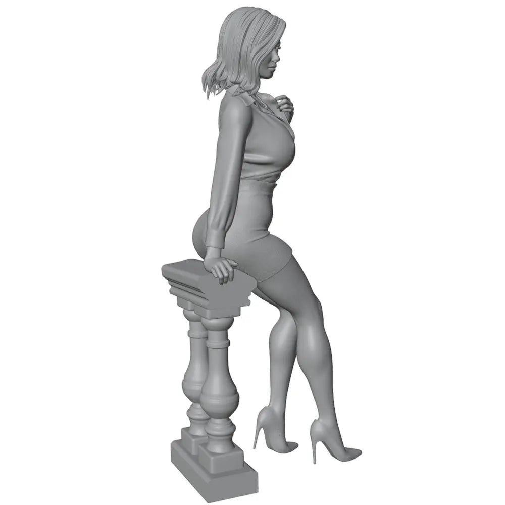 1/24 Female on Pedestal, Resin Model Figure Kit, Unassembled and Unpainted