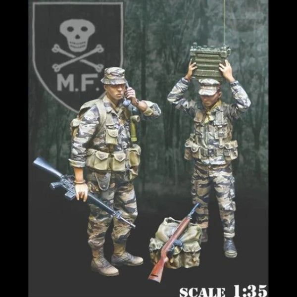 1/35 Vietnam War U.S. Infantry with Ammunition Box, Resin Model Figure Kit, Unassembled and Unpainted