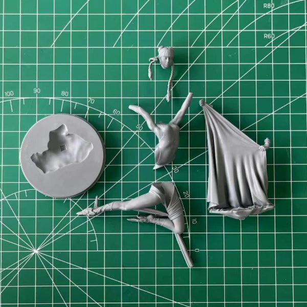 1/24 Modern Aerial Silk Acrobat, Resin Model Figure Kit, Unassembled and Unpainted