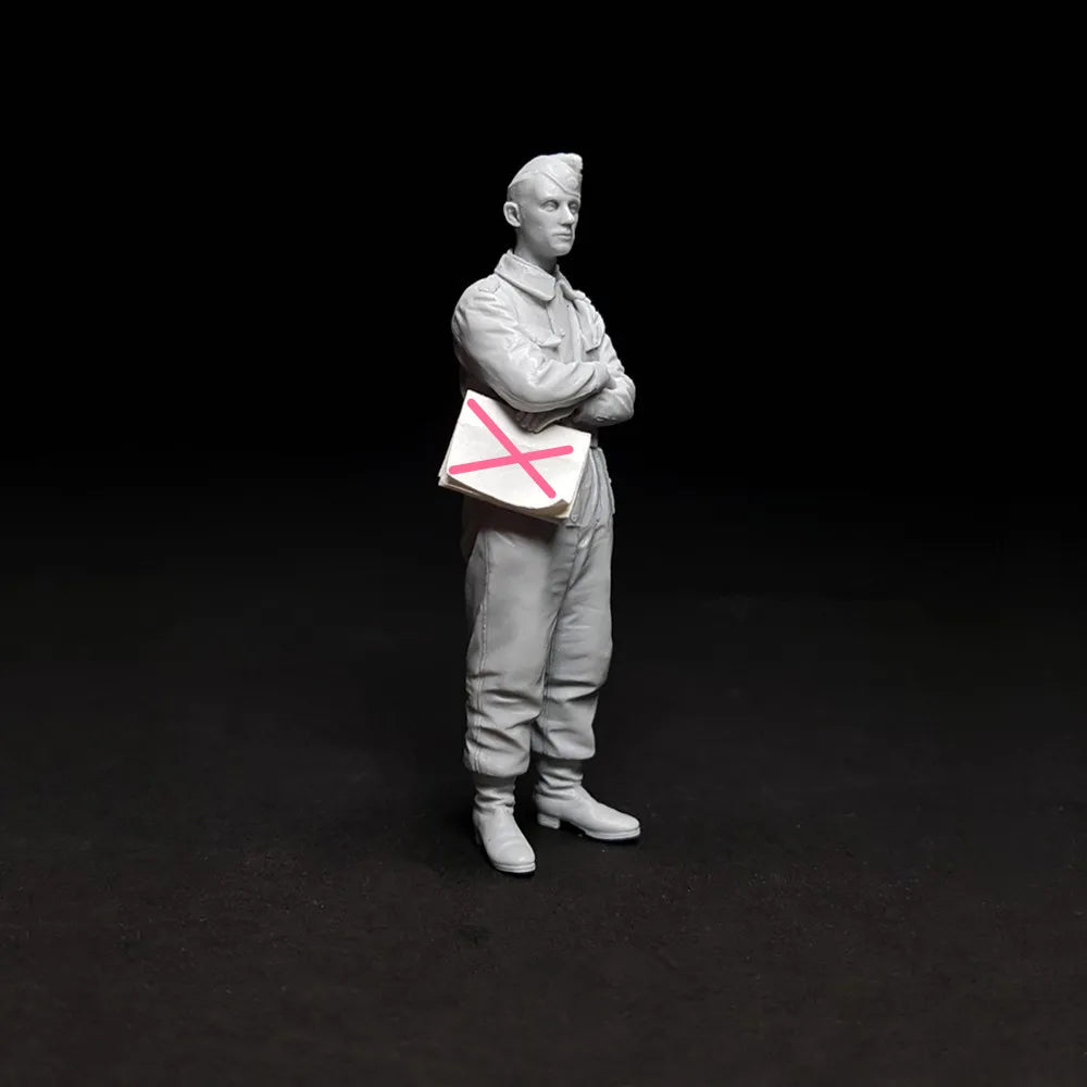 1/35 Cold War Military Serviceman, Resin Model Figure Kit, Unassembled and Unpainted