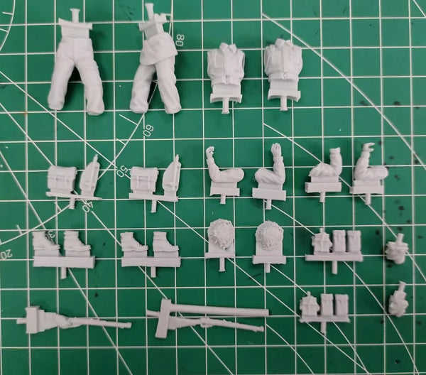 1/35 WWII British Soldiers in Battle, 2 Figures, Resin Model Figure Kit, Unassembled and Unpainted