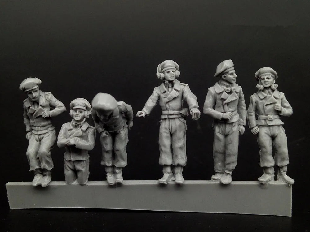 1/72 WWII German Panzer Crew with Officer, 6 Figures, Resin Model Figure Kit, Unassembled and Unpainted