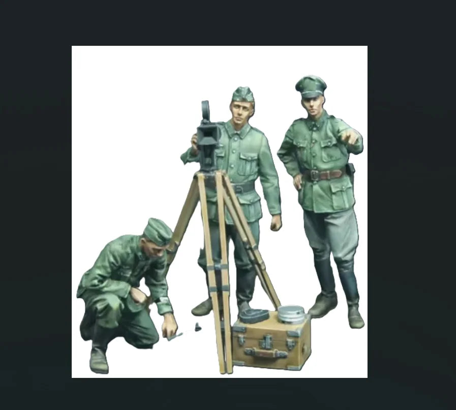 1/35 WWII Surveying Engineers, 3 Figures, Resin Model Figure Kit, Unassembled and Unpainted