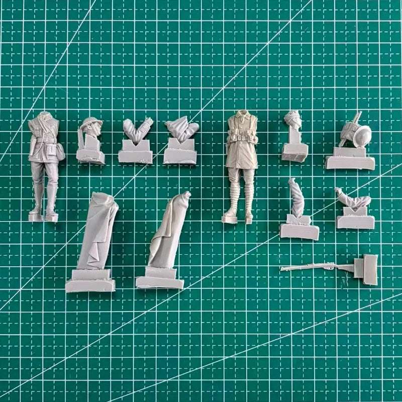 1/35 WWI British Soldiers & Officer, 2 Figures, Resin Model Figure Kit, Unassembled and Unpainted