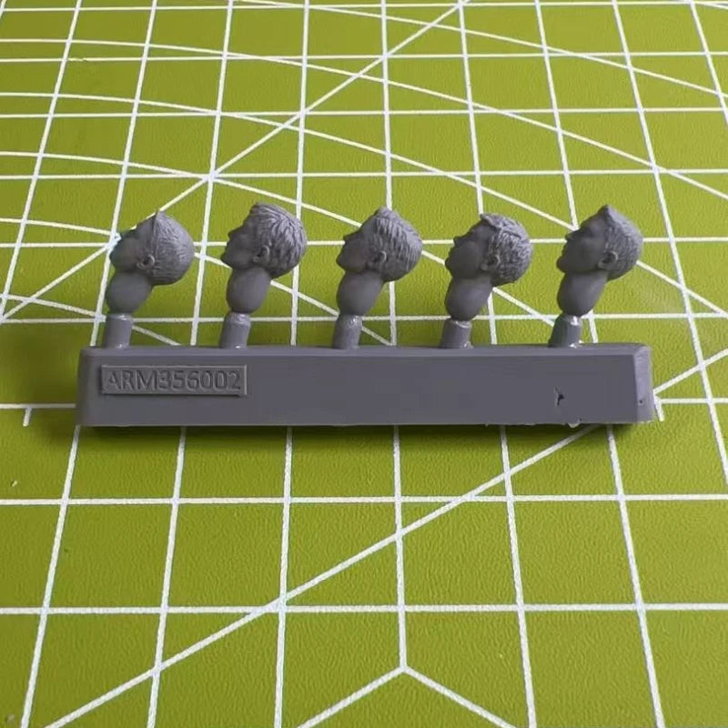 1/35 Modern Male Character Heads, 10 Figures, Resin Model Figure Kit, Unassembled and Unpainted