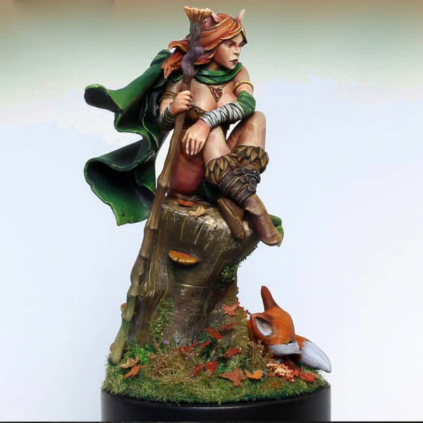 1/24 Nyara Magic Elf with Fox Companion, Resin Model Figure Kit, Fantasy Theme, Unassembled and Unpainted