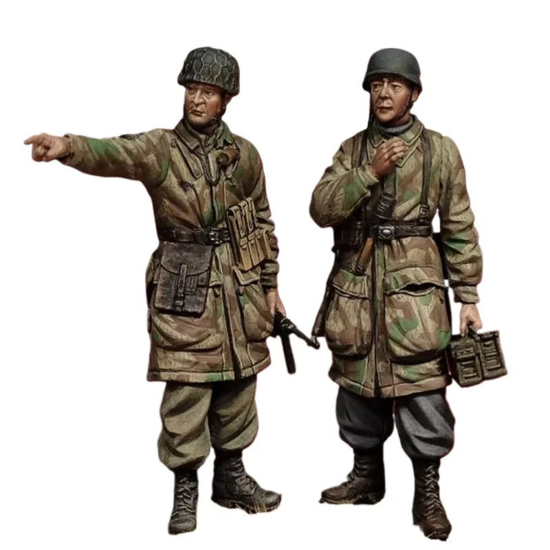 1/35 WWII German Fallschirmjäger Officer Pointing and Rifleman, 2 Figures, Resin Model Figure Kit, Unassembled and Unpainted