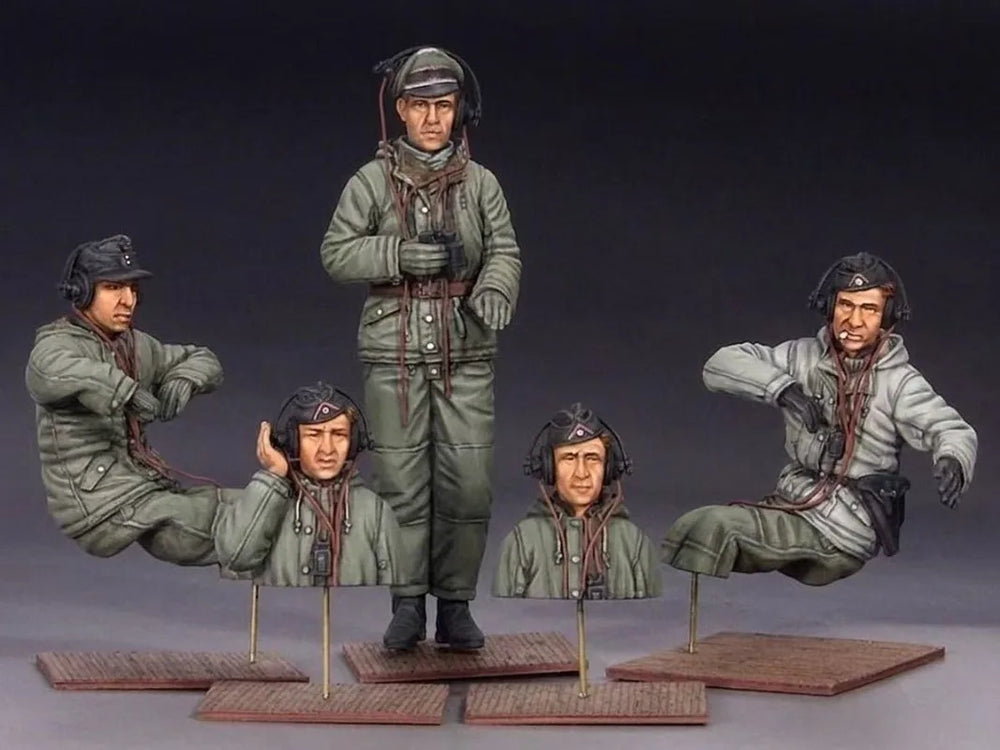 1/35 WWII German Tank Crew, 6 Figures, Resin Model Diorama Kit, Unassembled and Unpainted