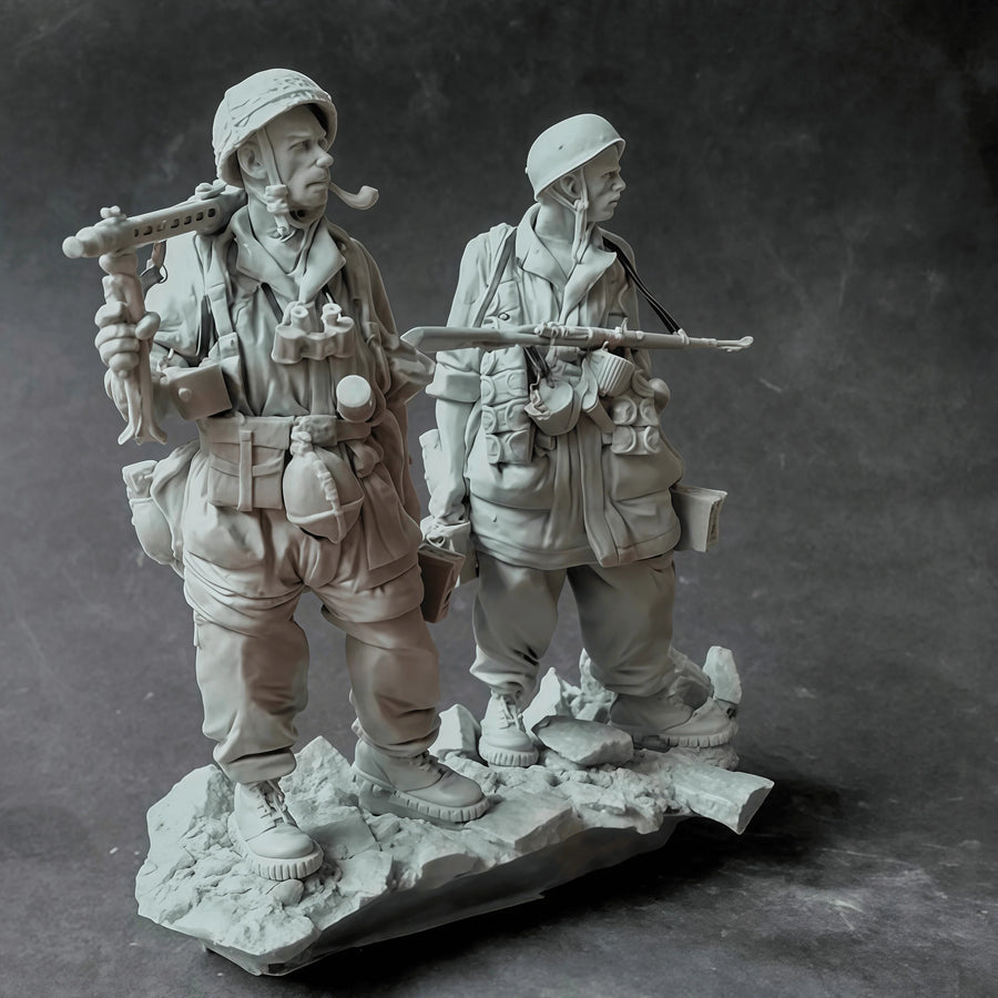 WWII US/Allied Infantry Soldiers with Bren & M1 Carbine 1/16 Resin Kit - resin model view 2