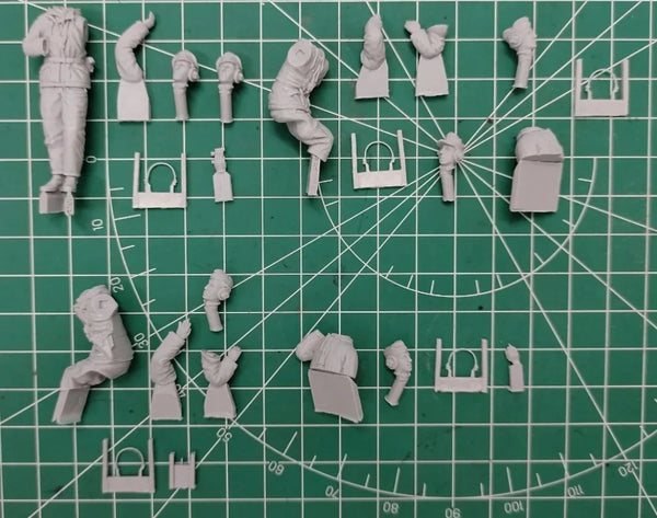 1/35 WWII German Tank Crew, 6 Figures, Resin Model Diorama Kit, Unassembled and Unpainted