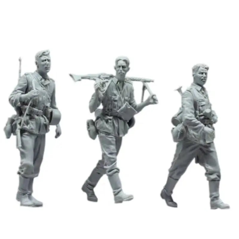 1/35 WWII German Infantry Advancing with Spade, 9 Figures, Resin Model Figure Kit, Unassembled and Unpainted