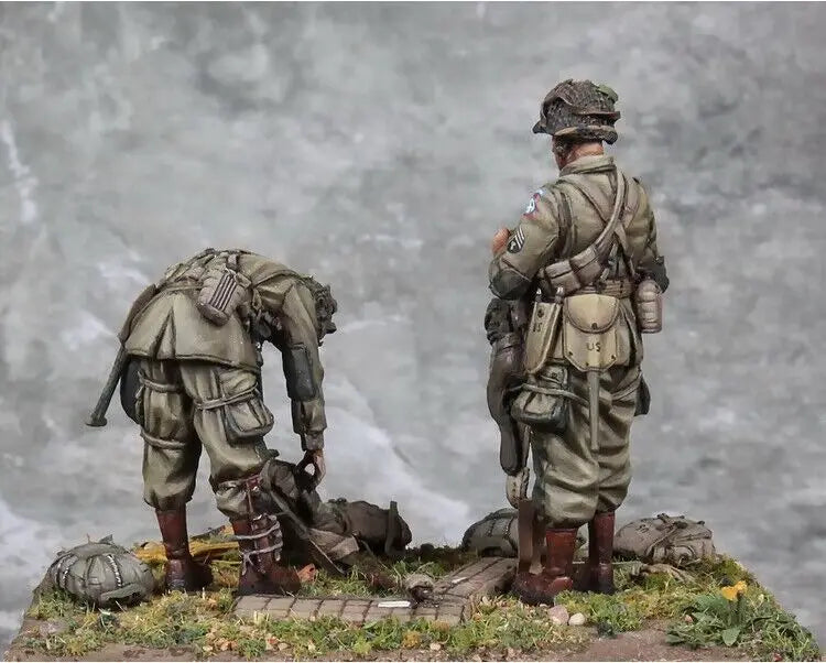 1/35 WWII German Infantry Squad Advancing, 7 Figures, Resin Model Figure Kit, Unassembled and Unpainted
