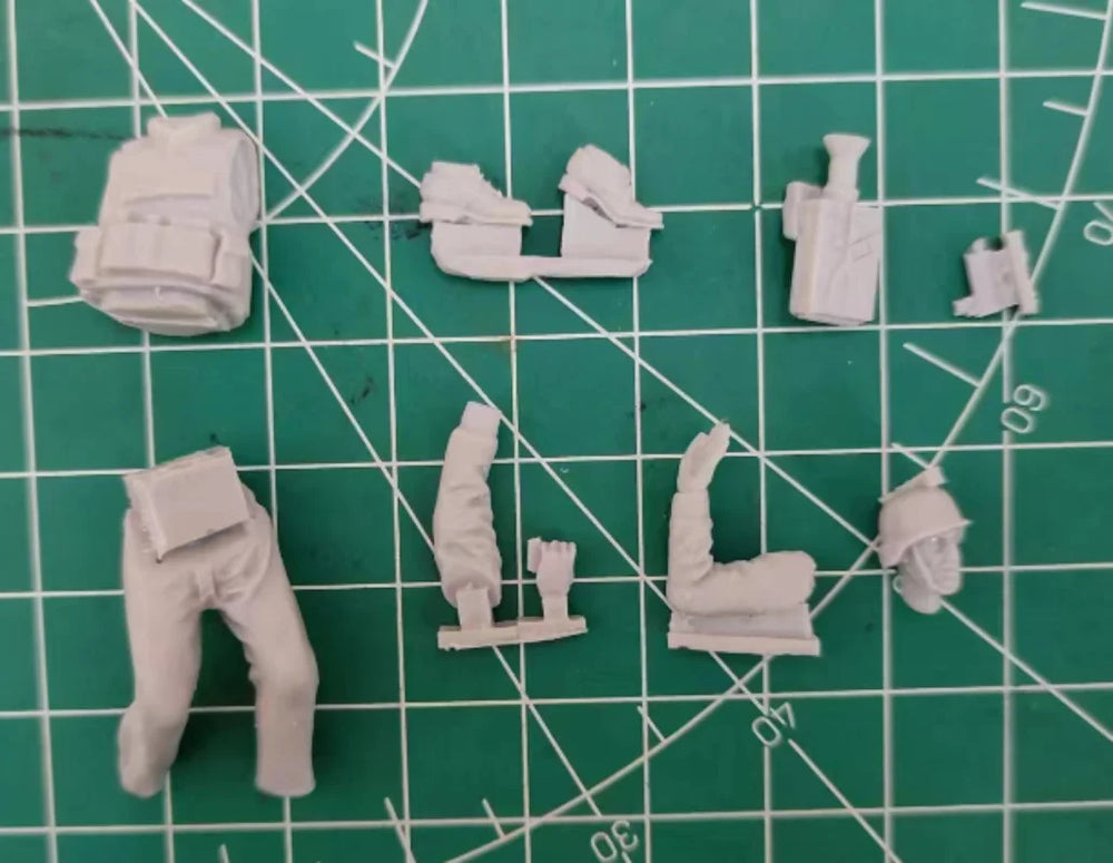1/35 Modern Press Correspondent, Resin Model Figure Kit, Unassembled and Unpainted